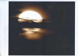 Full Moon 250x181.jpg