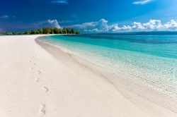 kanenori-beach-6292382_1920.jpg
