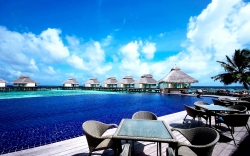 relaxing-time-at-a-beautiful-pool-hd-summer-holiday-5120x3200_2.jpg