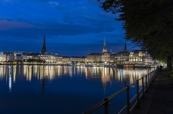 hamburg-3565938_1280.jpg