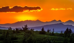 mountains-gbdd2decfd_1920.jpg